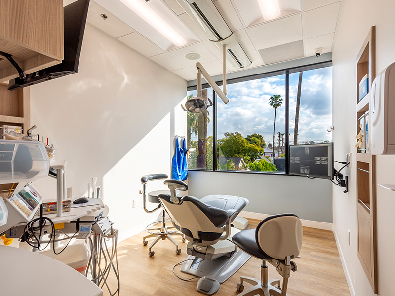 Beverly Hills Complete Dentistry | Root Canals, Arestin Antibiotic Therapy and Fluoride Treatment